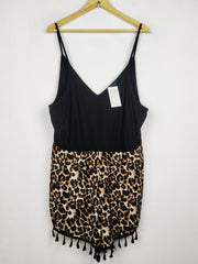 Buy online pre-used pre-loved 100% authentic & Original branded Shein (SWT-9375) available in Pakistan. Top international brands avilable.