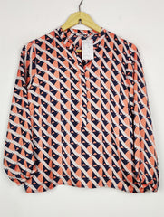 Buy online pre-used pre-loved 100% authentic & Original branded Gallery (SWT-9392) available in Pakistan. Top international brands avilable.