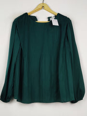 Buy online pre-used pre-loved 100% authentic & Original branded Apricot (SWT-9456) available in Pakistan. Top international brands avilable.