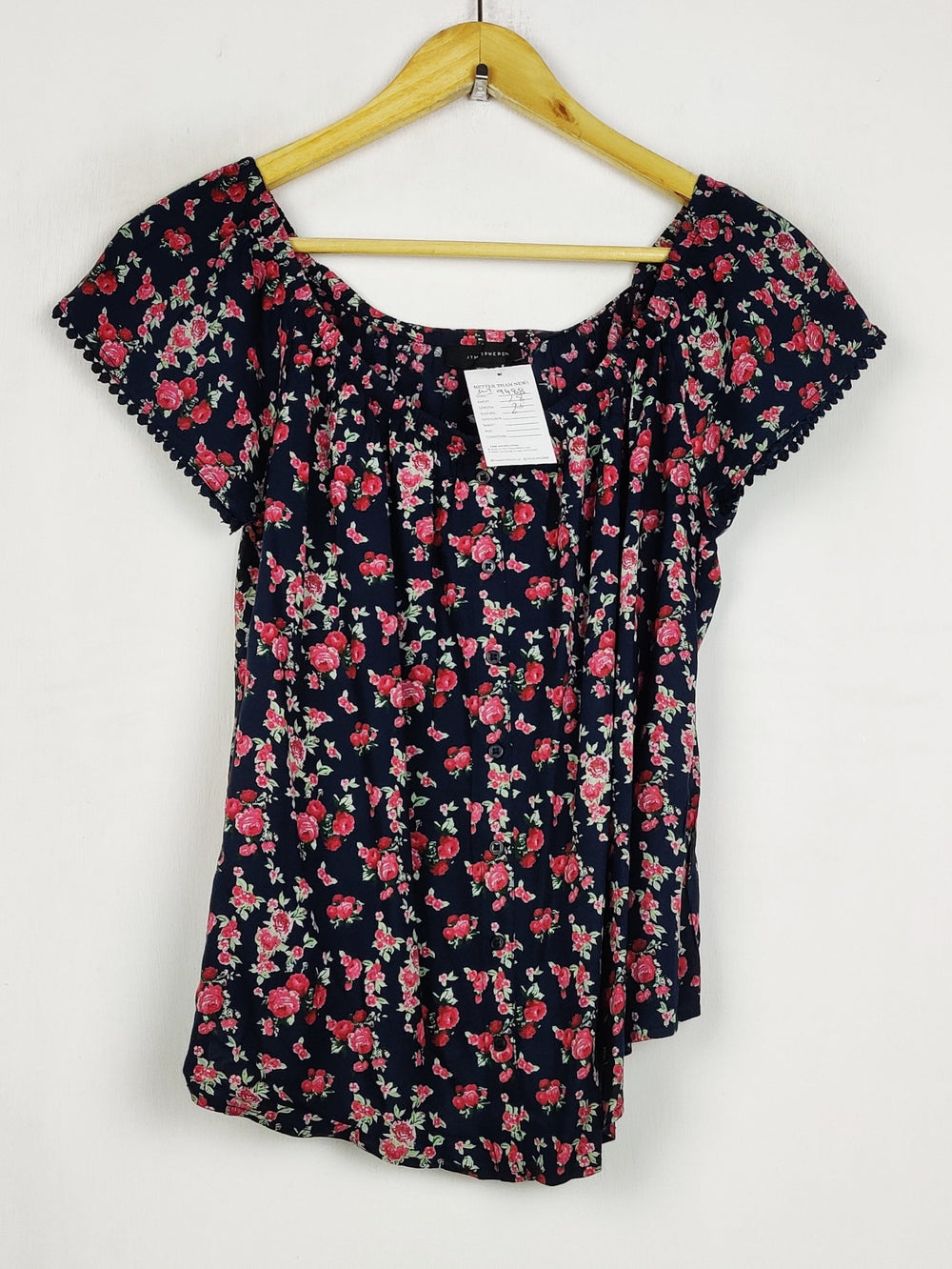 Buy online pre-used pre-loved 100% authentic & Original branded Atmosphere (SWT-9488) available in Pakistan. Top international brands avilable.