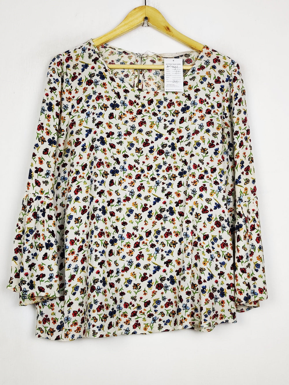 Buy online pre-used pre-loved 100% authentic & Original branded Zara (SWT-9533) available in Pakistan. Top international brands avilable.