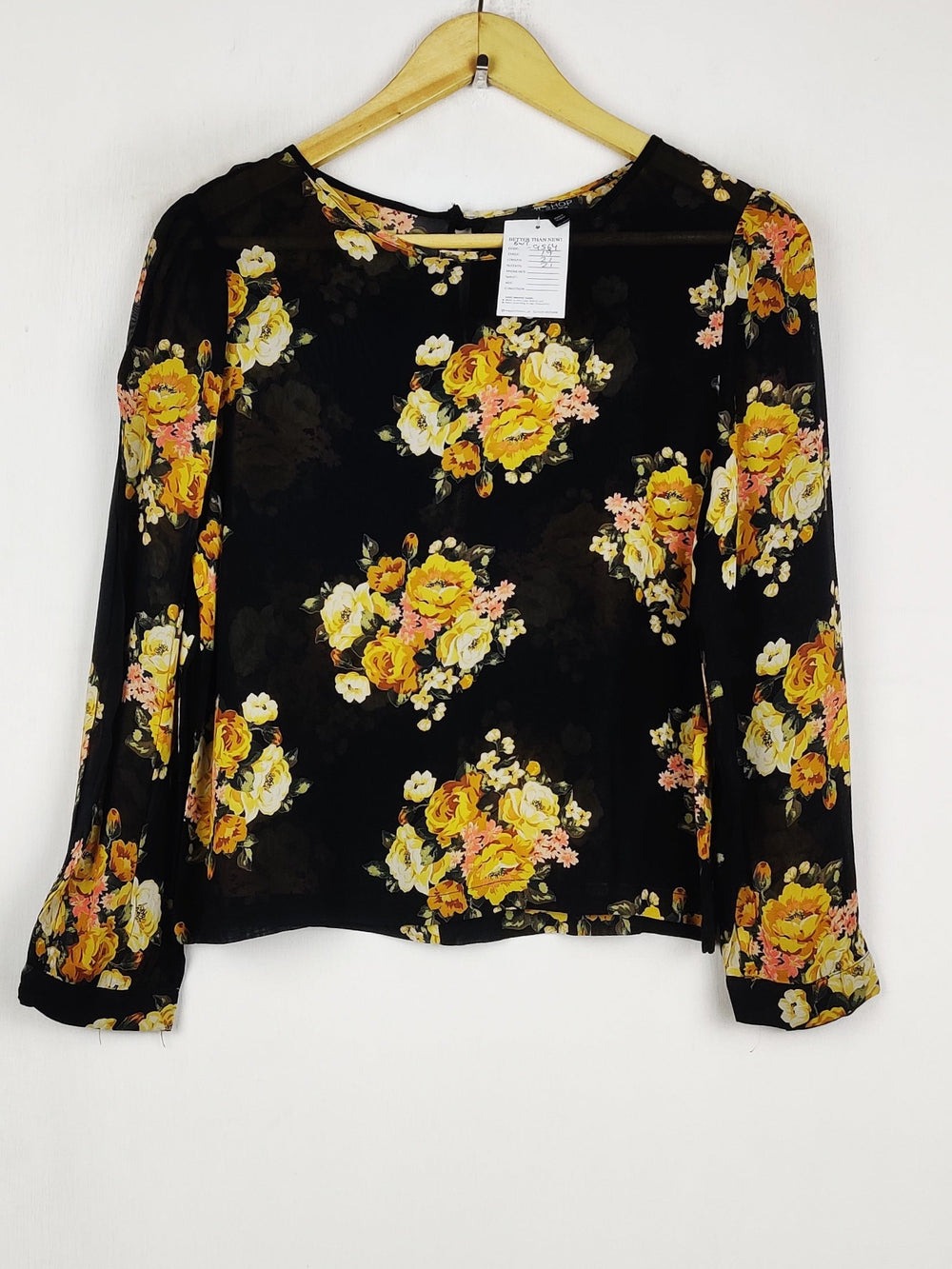 Buy online pre-used pre-loved 100% authentic & Original branded Boohoo (SWT-9564) available in Pakistan. Top international brands avilable.