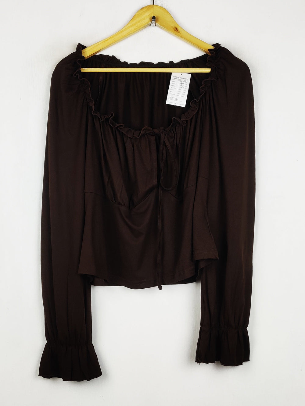 Buy online pre-used pre-loved 100% authentic & Original branded Unknown Brand (SWT-9566) available in Pakistan. Top international brands avilable.