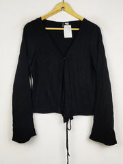 Buy online pre-used pre-loved 100% authentic & Original branded H&M (SWT-9595) available in Pakistan. Top international brands avilable.