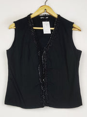 Buy online pre-used pre-loved 100% authentic & Original branded Lili Chic (SWT-9622) available in Pakistan. Top international brands avilable.