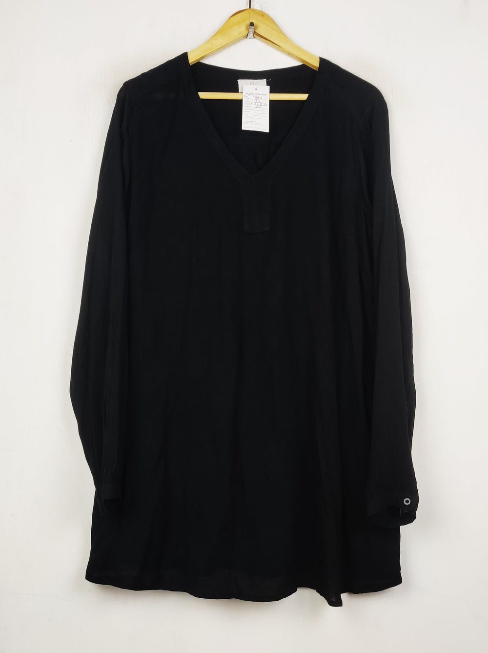 Buy online pre-used pre-loved 100% authentic & Original branded Zara (SWT-9634) available in Pakistan. Top international brands avilable.