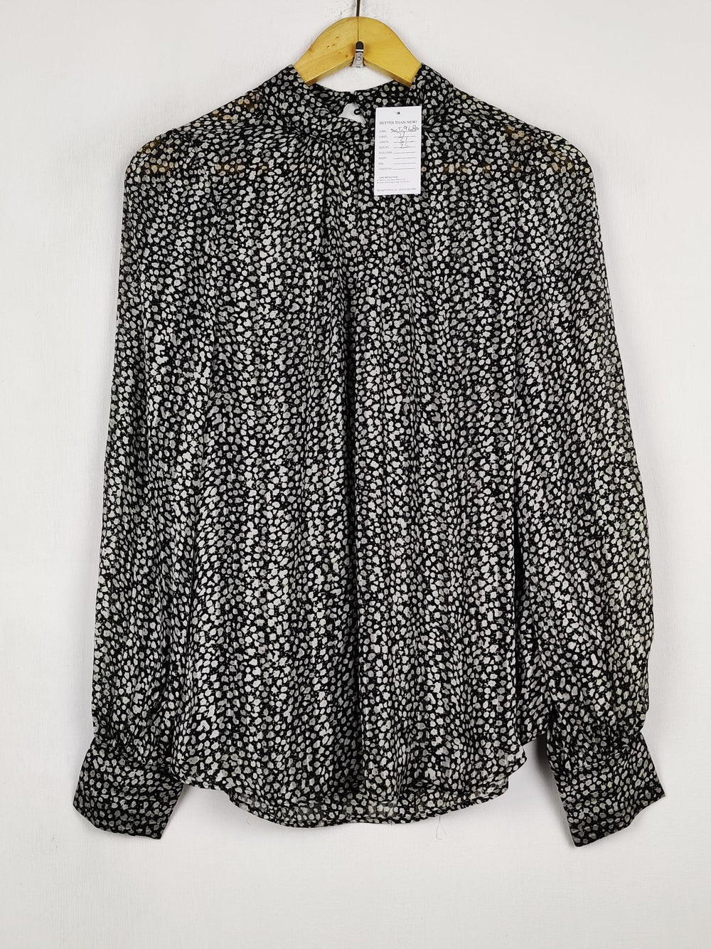 Buy online pre-used pre-loved 100% authentic & Original branded H&M (SWT-9680) available in Pakistan. Top international brands avilable.