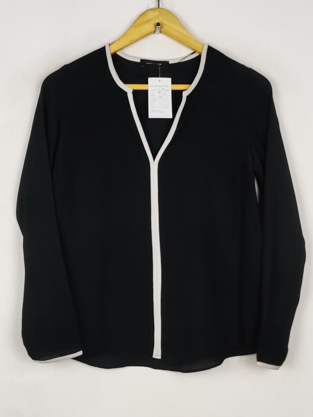 Buy online pre-used pre-loved 100% authentic & Original branded Atmosphere (SWT-9726) available in Pakistan. Top international brands avilable.