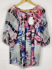 Buy online pre-used pre-loved 100% authentic & Original branded Unknown Brand (SWT-9838) available in Pakistan. Top international brands avilable.