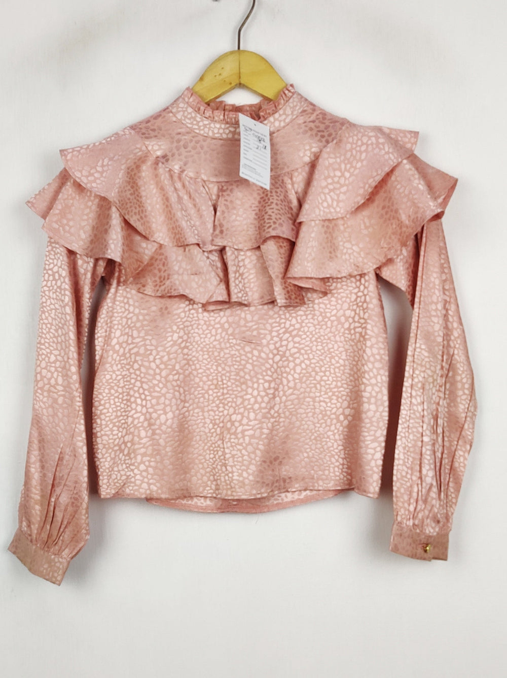 Buy online pre-used pre-loved 100% authentic & Original branded River Island (SWT-9898) available in Pakistan. Top international brands avilable.