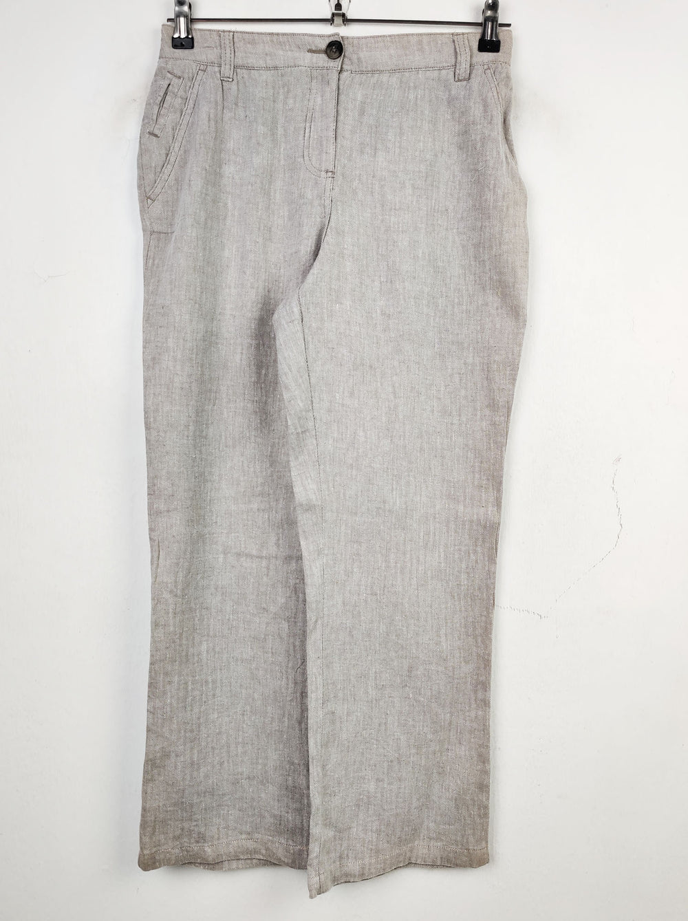 Buy online pre-used pre-loved 100% authentic & Original branded Maine (T-1016) available in Pakistan. Top international brands avilable.