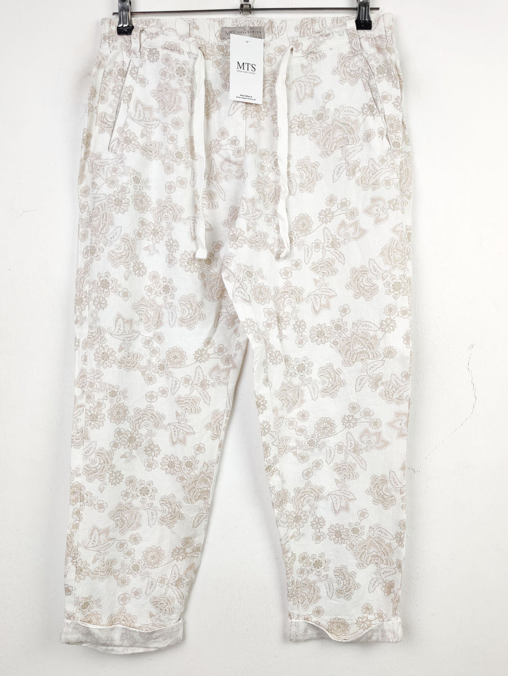 Buy online pre-used pre-loved 100% authentic & Original branded Marks & Spencer (T-1017) available in Pakistan. Top international brands avilable.