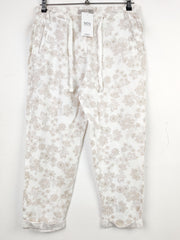 Buy online pre-used pre-loved 100% authentic & Original branded Marks & Spencer (T-1017) available in Pakistan. Top international brands avilable.