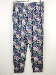 Buy online pre-used pre-loved 100% authentic & Original branded Next (T-1054) available in Pakistan. Top international brands avilable.