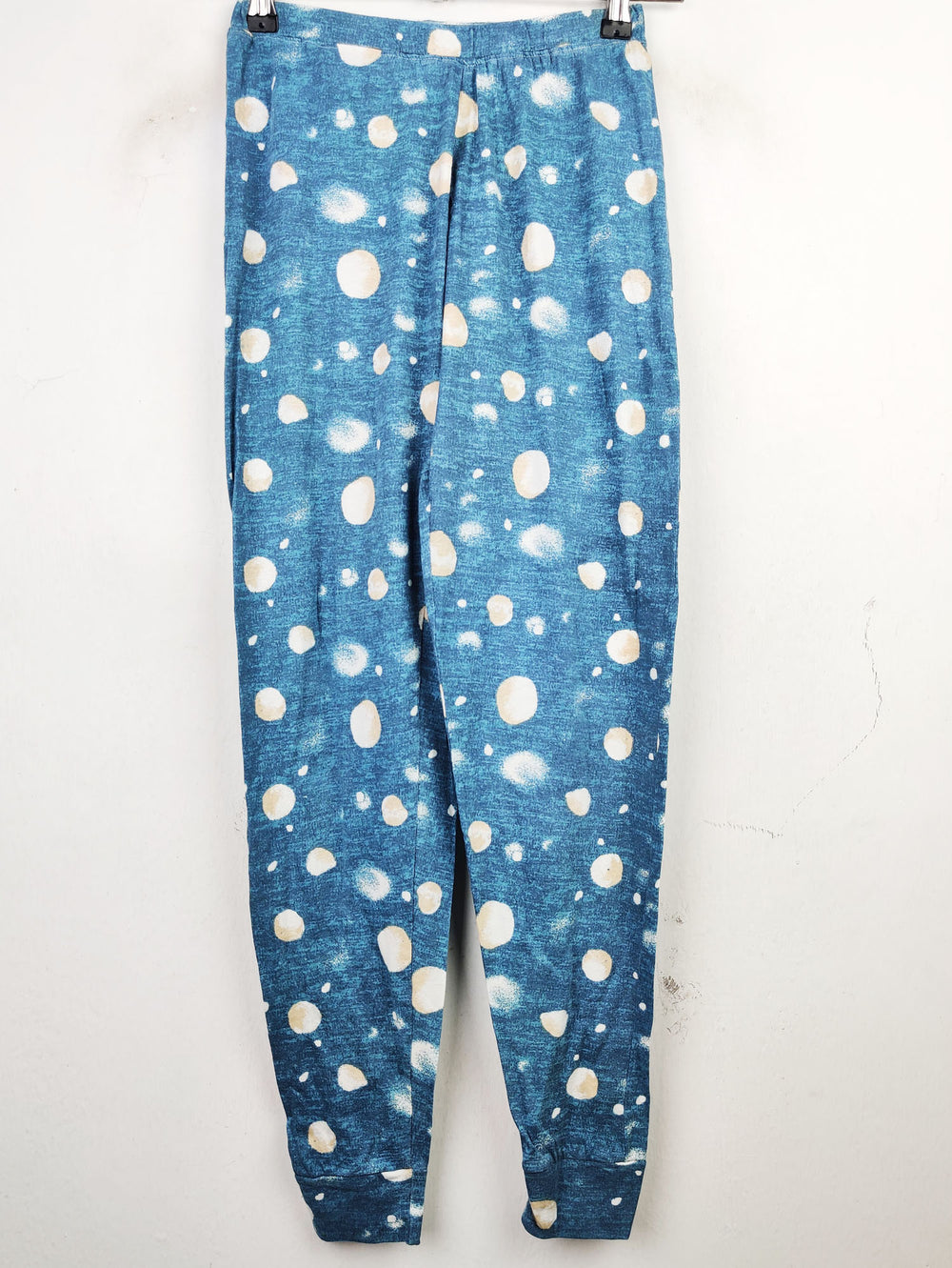 Buy online pre-used pre-loved 100% authentic & Original branded Avon (T-1132) available in Pakistan. Top international brands avilable.