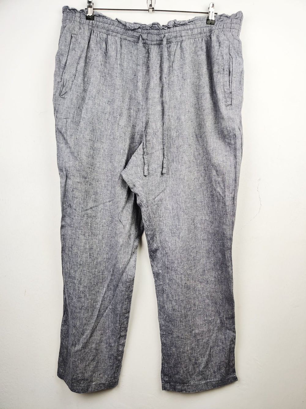 Buy online pre-used pre-loved 100% authentic & Original branded F&F (T-1153) available in Pakistan. Top international brands avilable.