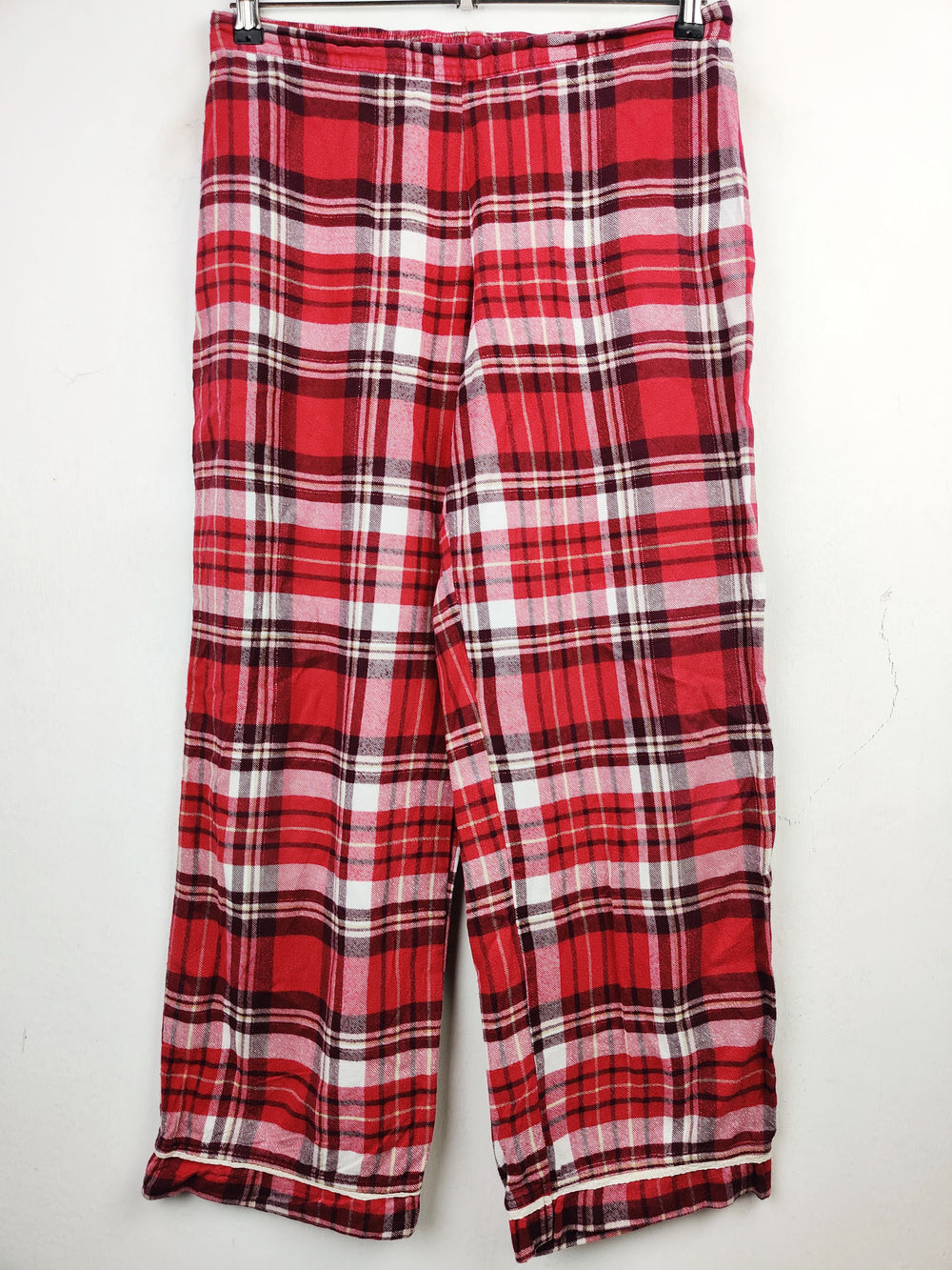 Buy online pre-used pre-loved 100% authentic & Original branded Marks & Spencer (T-1162) available in Pakistan. Top international brands avilable.