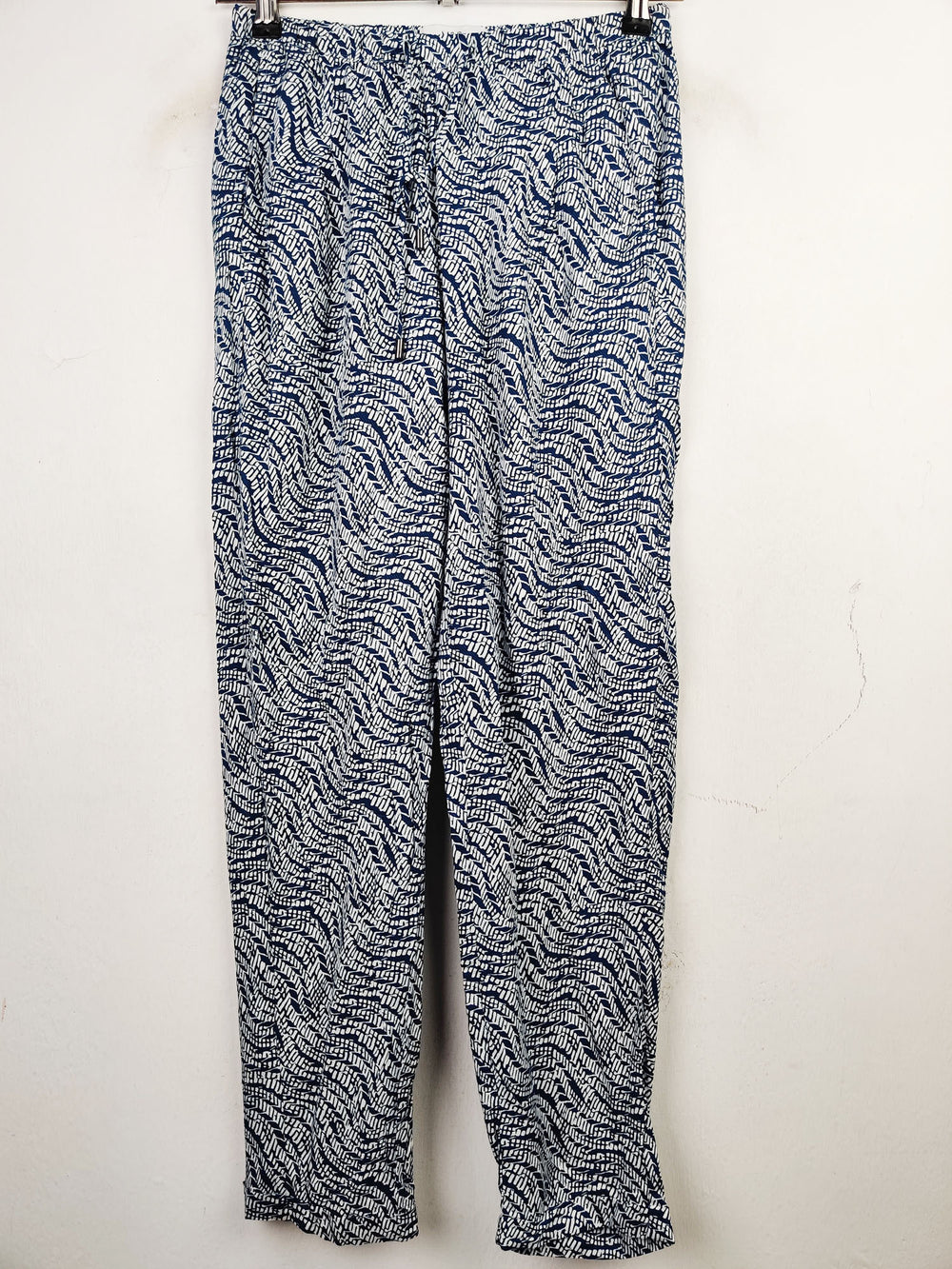 Buy online pre-used pre-loved 100% authentic & Original branded Marks & Spencer (T-1163) available in Pakistan. Top international brands avilable.