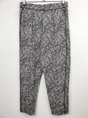 Buy online pre-used pre-loved 100% authentic & Original branded Marks & Spencer (T-1167) available in Pakistan. Top international brands avilable.