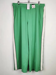 Buy online pre-used pre-loved 100% authentic & Original branded Marks & Spencer (T-1477) available in Pakistan. Top international brands avilable.