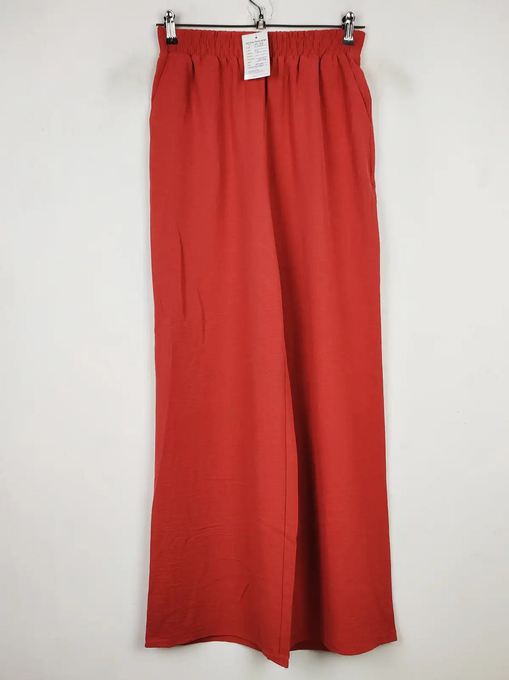 Buy online pre-used pre-loved 100% authentic & Original branded Primark (T-1539) available in Pakistan. Top international brands avilable.