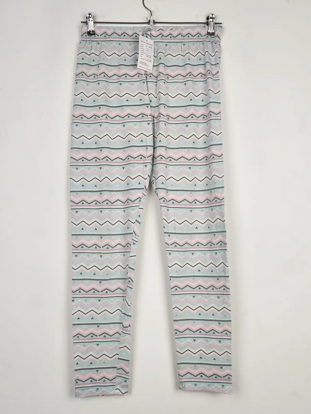 Buy online pre-used pre-loved 100% authentic & Original branded Unknown Brand (T-1676) available in Pakistan. Top international brands avilable.