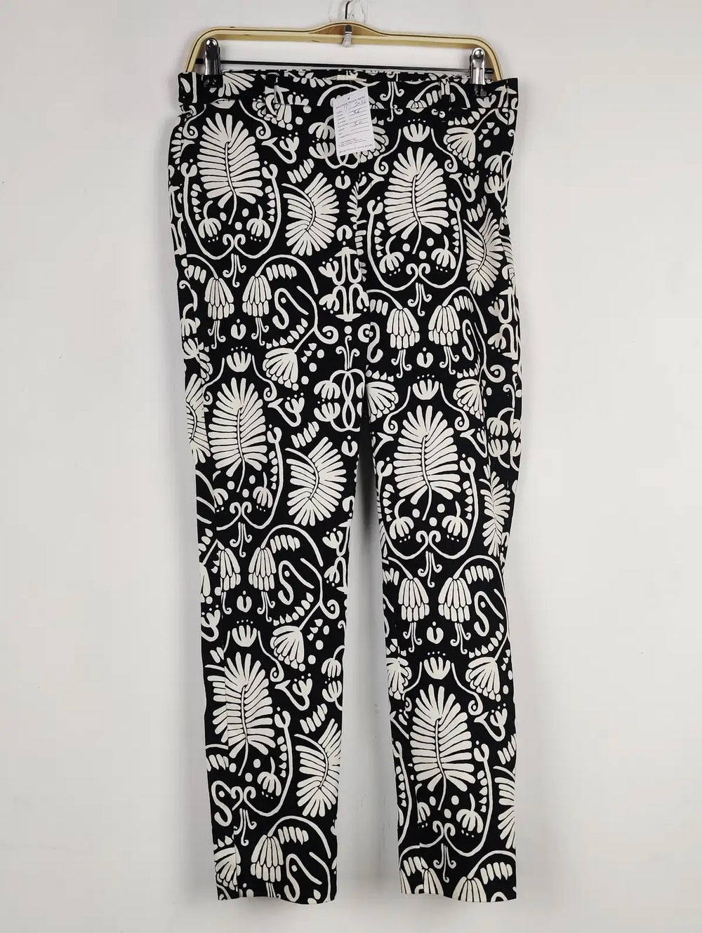 Buy online pre-used pre-loved 100% authentic & Original branded H&M (T-2036) available in Pakistan. Top international brands avilable.