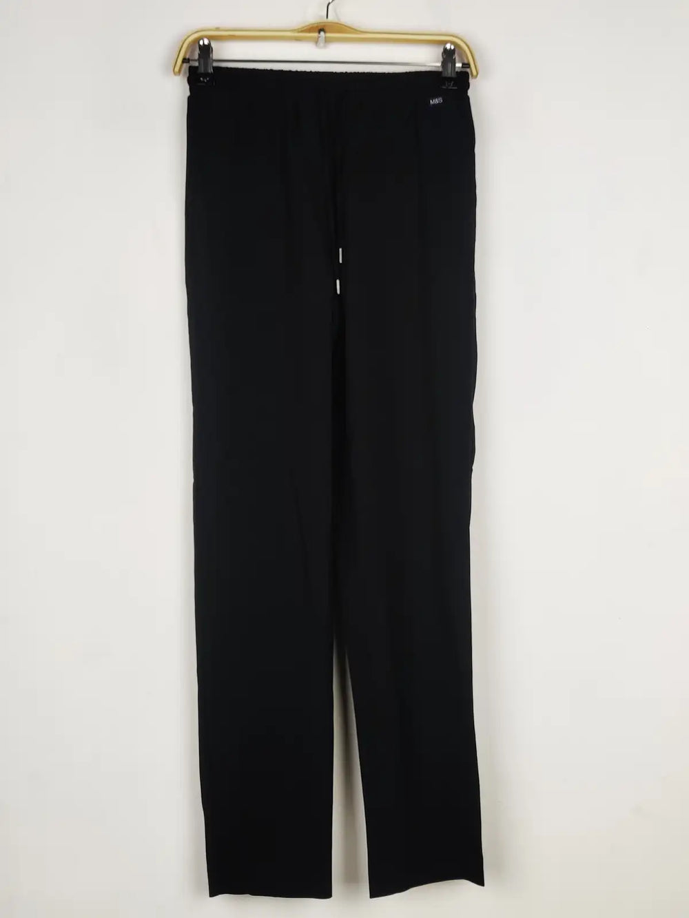 Buy online pre-used pre-loved 100% authentic & Original branded Zara (T-2053) available in Pakistan. Top international brands avilable.