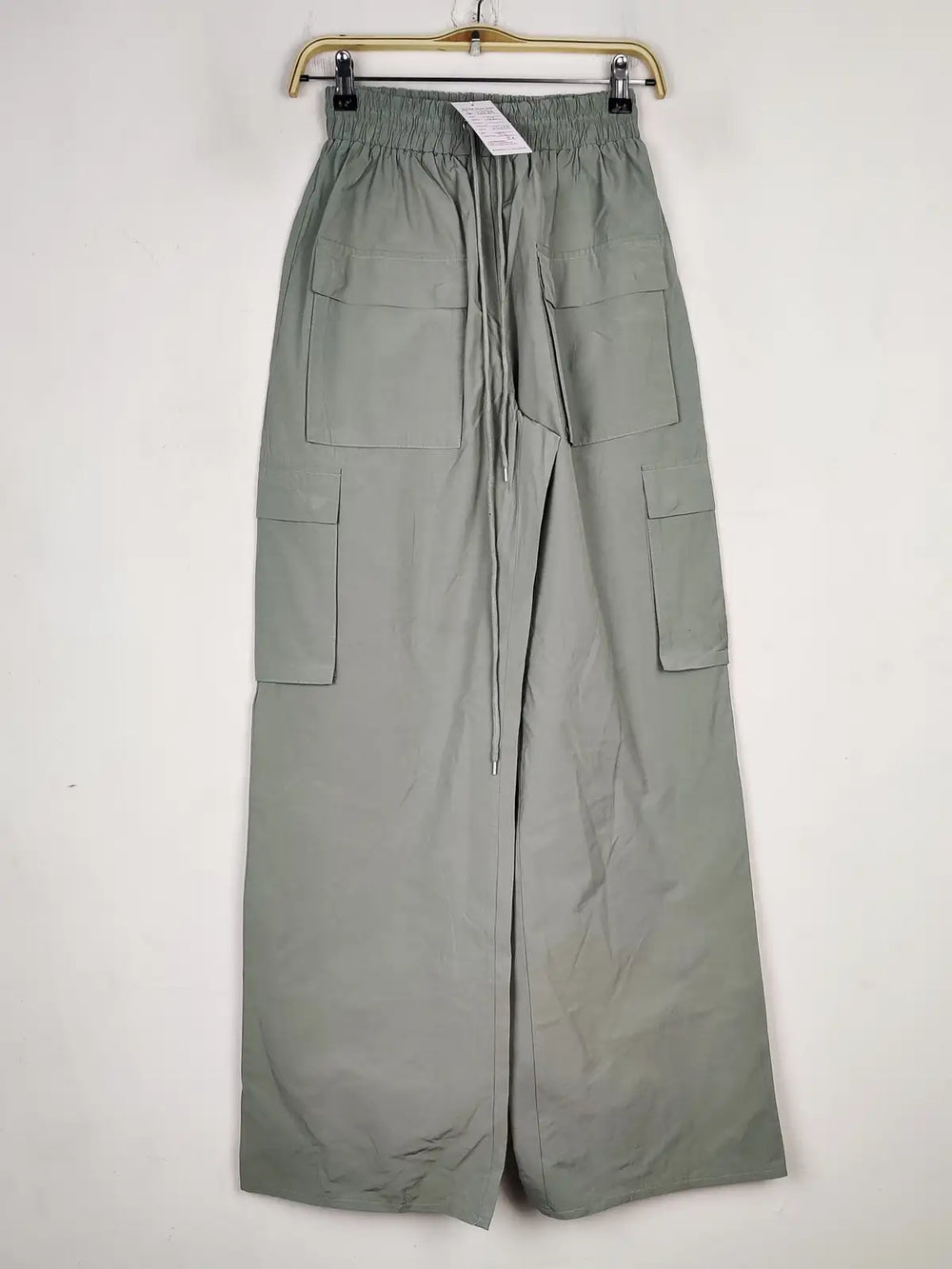 Buy online pre-used pre-loved 100% authentic & Original branded Missguided (T-2379) available in Pakistan. Top international brands avilable.