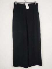 Buy online pre-used pre-loved 100% authentic & Original branded Unknown Brand (T-2529) available in Pakistan. Top international brands avilable.