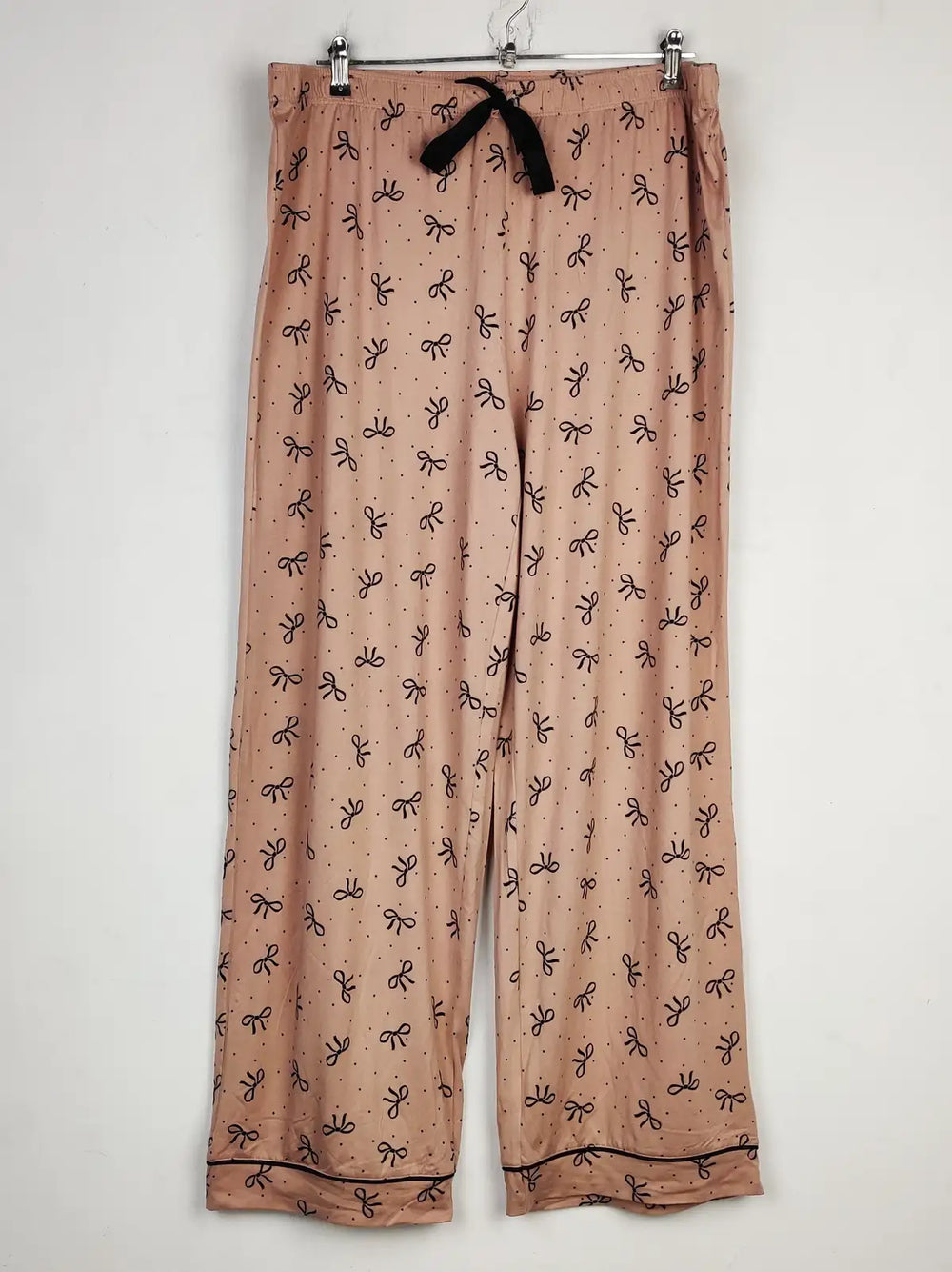 Buy online pre-used pre-loved 100% authentic & Original branded Primark (T-2711) available in Pakistan. Top international brands avilable.