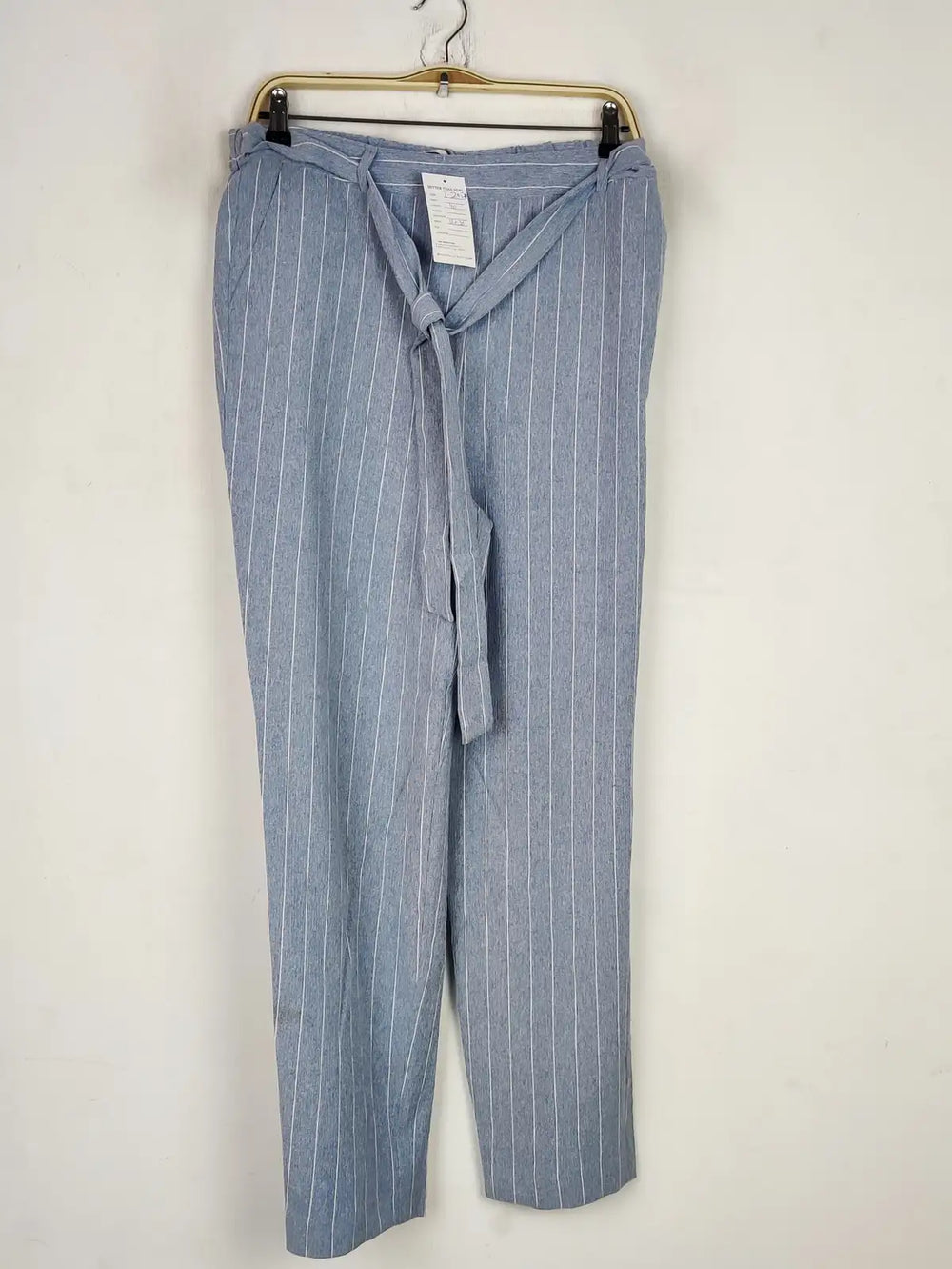 Buy online pre-used pre-loved 100% authentic & Original branded Tu (T-2953) available in Pakistan. Top international brands avilable.