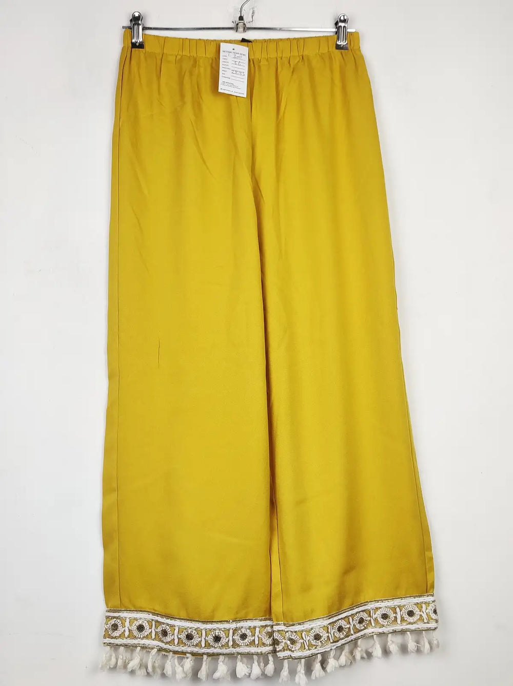 Buy online pre-used pre-loved 100% authentic & Original branded Shein (T-3011) available in Pakistan. Top international brands avilable.