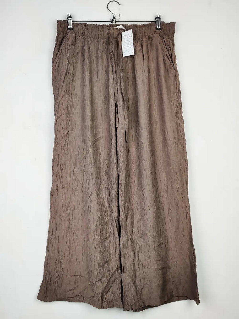 Buy online pre-used pre-loved 100% authentic & Original branded Primark (T-3037) available in Pakistan. Top international brands avilable.