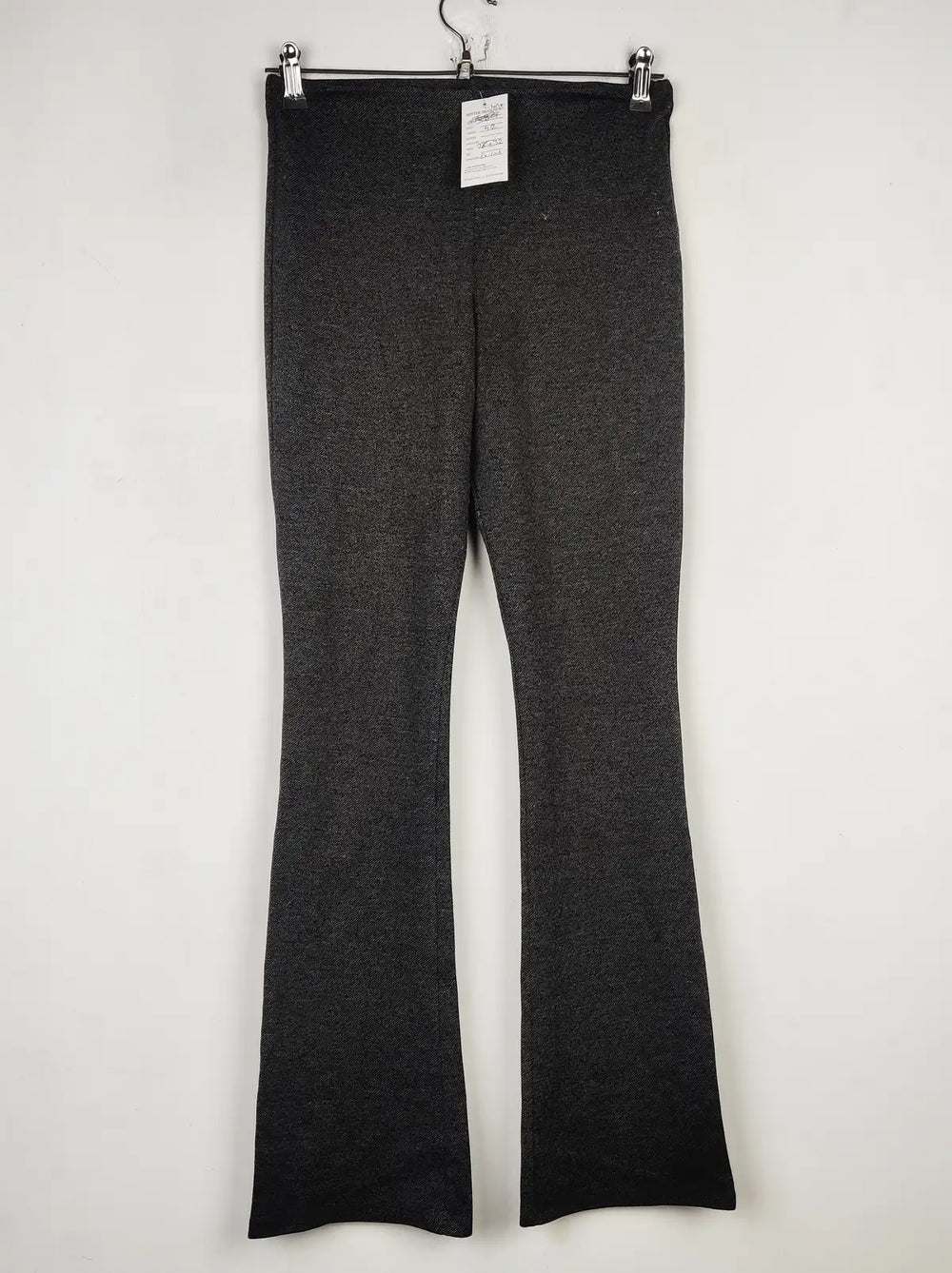 Buy online pre-used pre-loved 100% authentic & Original branded Zara (T-3070) available in Pakistan. Top international brands avilable.