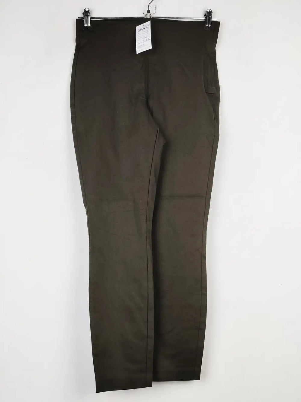 Buy online pre-used pre-loved 100% authentic & Original branded H&M (T-3085) available in Pakistan. Top international brands avilable.