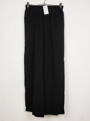 Buy online pre-used pre-loved 100% authentic & Original branded Shein (T-3131) available in Pakistan. Top international brands avilable.