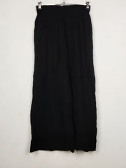 Buy online pre-used pre-loved 100% authentic & Original branded H&M (T-3158) available in Pakistan. Top international brands avilable.