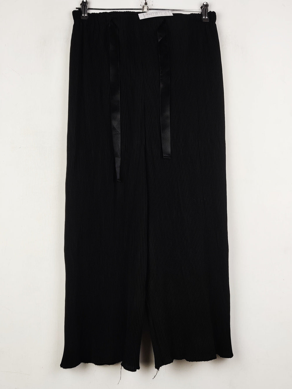 Buy online pre-used pre-loved 100% authentic & Original branded Topshop (T-3194) available in Pakistan. Top international brands avilable.