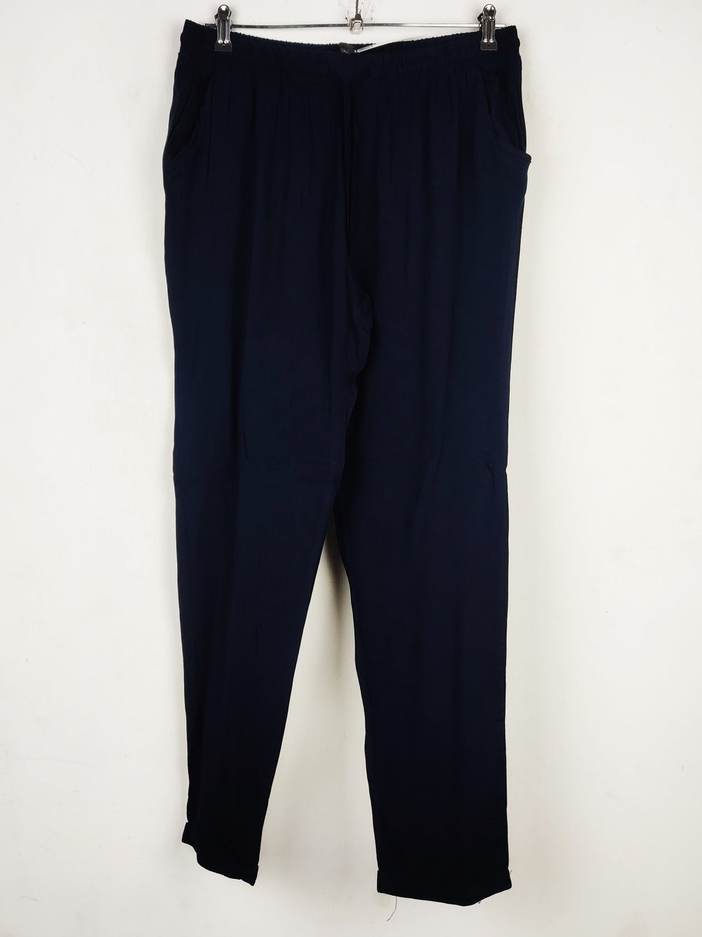 Buy online pre-used pre-loved 100% authentic & Original branded Unknown Brand (T-3234) available in Pakistan. Top international brands avilable.