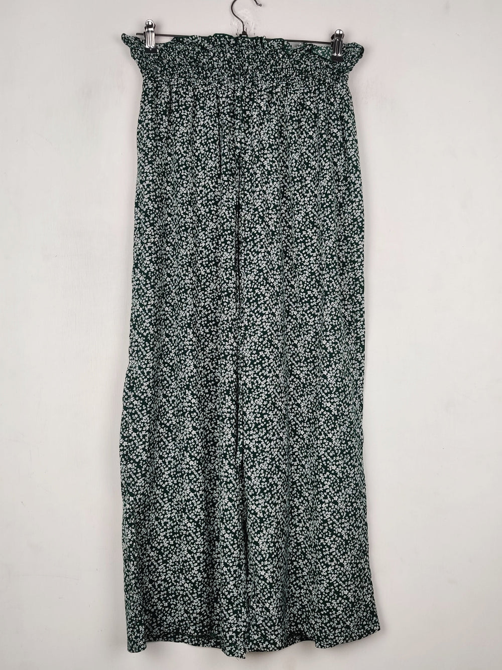 Buy online pre-used pre-loved 100% authentic & Original branded Shein (T-3267) available in Pakistan. Top international brands avilable.