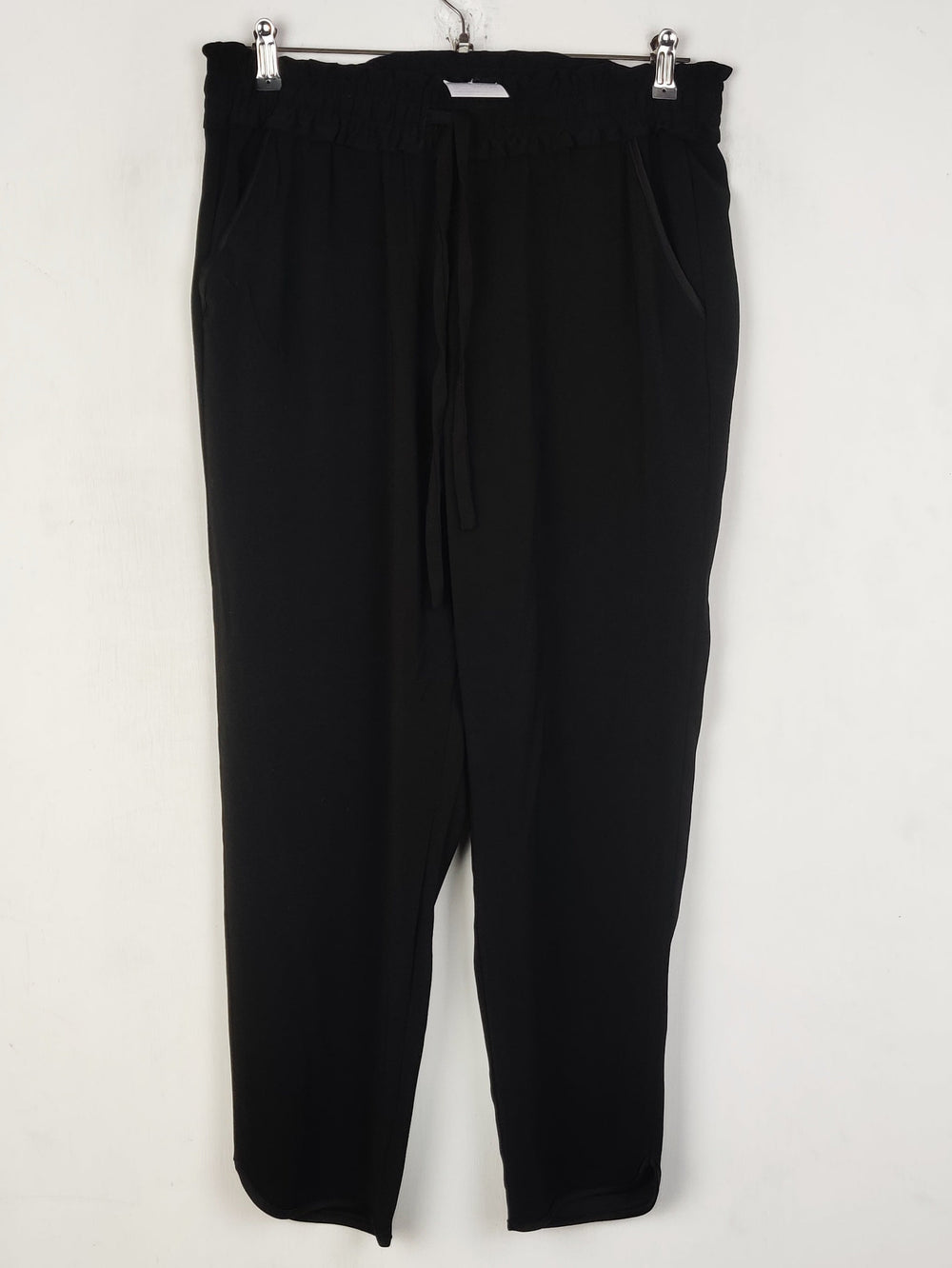 Buy online pre-used pre-loved 100% authentic & Original branded Zara (T-3343) available in Pakistan. Top international brands avilable.