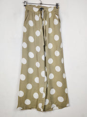 Buy online pre-used pre-loved 100% authentic & Original branded Primark (T-3352) available in Pakistan. Top international brands avilable.