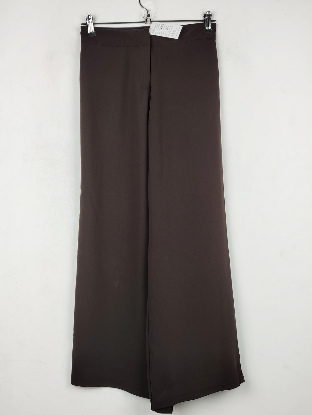 Buy online pre-used pre-loved 100% authentic & Original branded Alexon (T-3381) available in Pakistan. Top international brands avilable.
