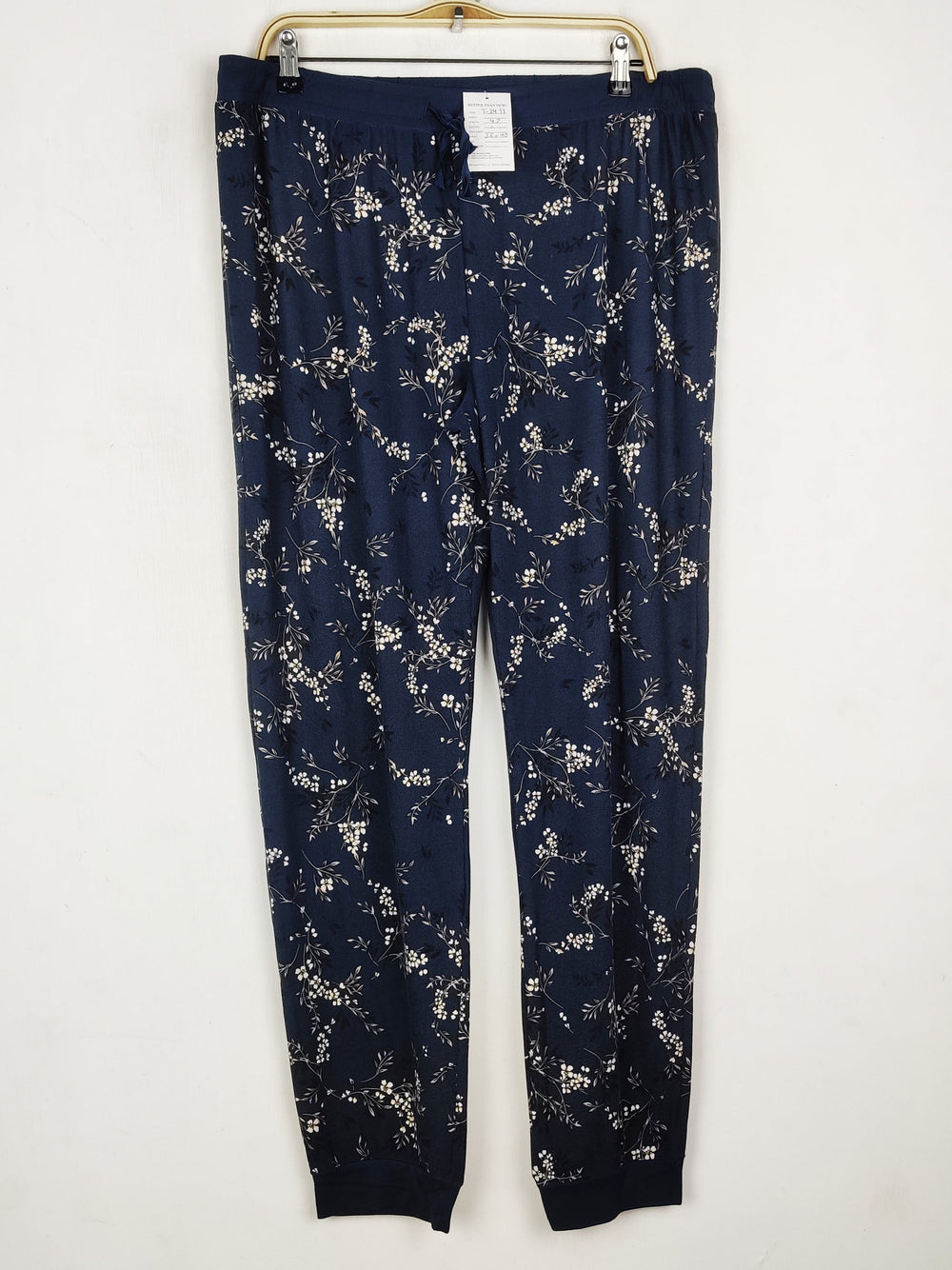 Buy online pre-used pre-loved 100% authentic & Original branded Primark (T-3411) available in Pakistan. Top international brands avilable.