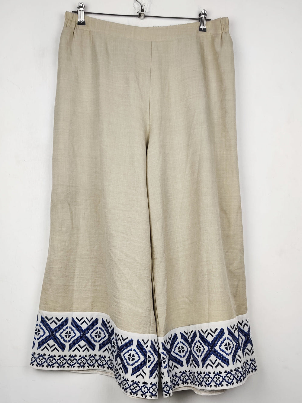 Buy online pre-used pre-loved 100% authentic & Original branded Shein (T-3455) available in Pakistan. Top international brands avilable.
