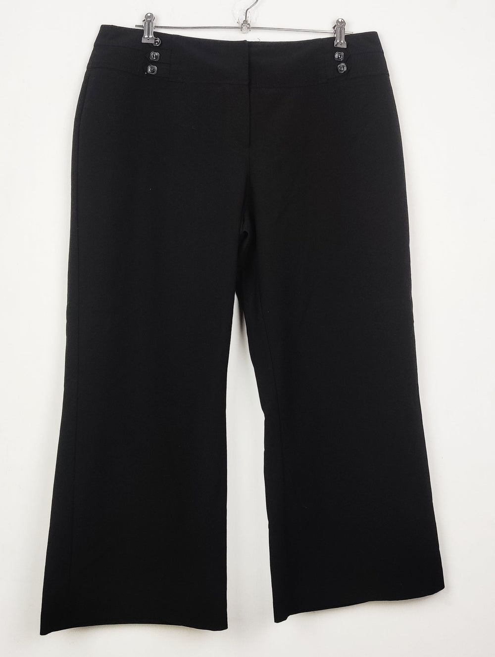 Buy online pre-used pre-loved 100% authentic & Original branded Boohoo (T-3533) available in Pakistan. Top international brands avilable.