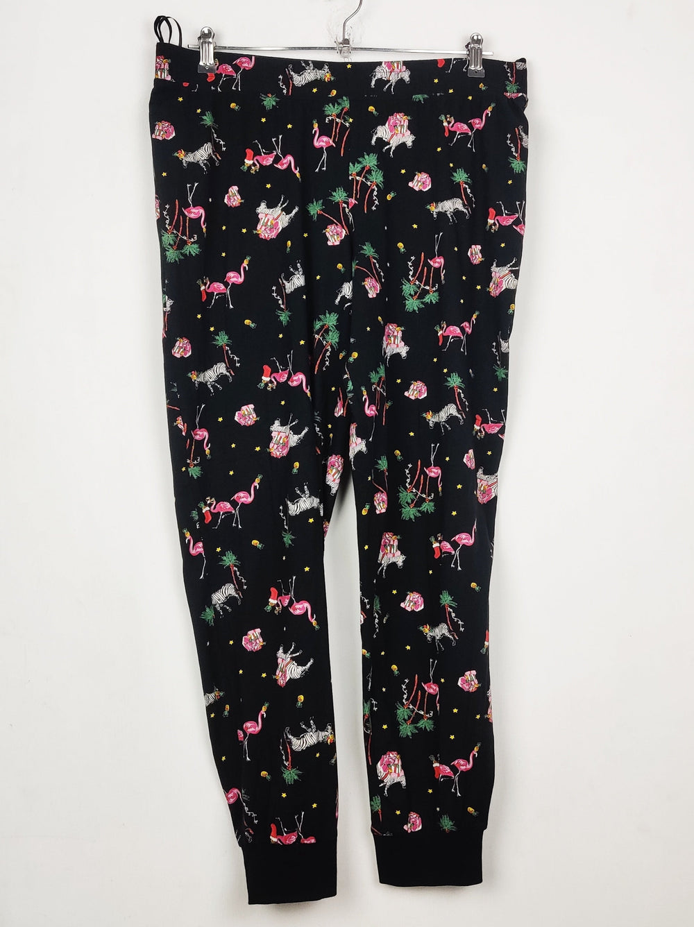 Buy online pre-used pre-loved 100% authentic & Original branded Marks & Spencer (T-3536) available in Pakistan. Top international brands avilable.