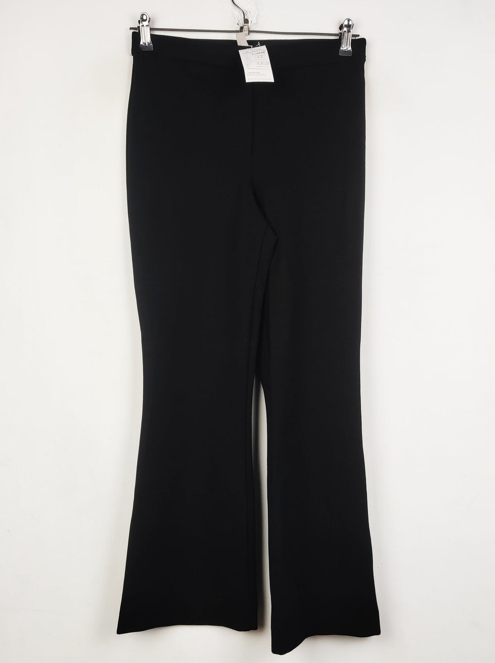Buy online pre-used pre-loved 100% authentic & Original branded H&M (T-3626) available in Pakistan. Top international brands avilable.