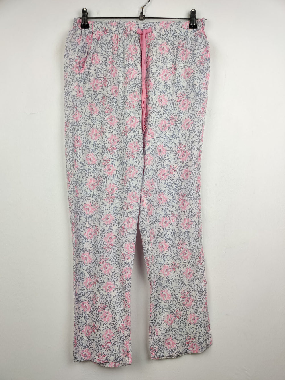 Buy online pre-used pre-loved 100% authentic & Original branded Love To Leunge (T-371) available in Pakistan. Top international brands avilable.